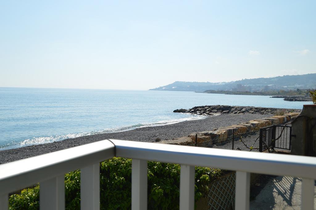 Riva Beach Apartment Riva Ligure Exterior photo